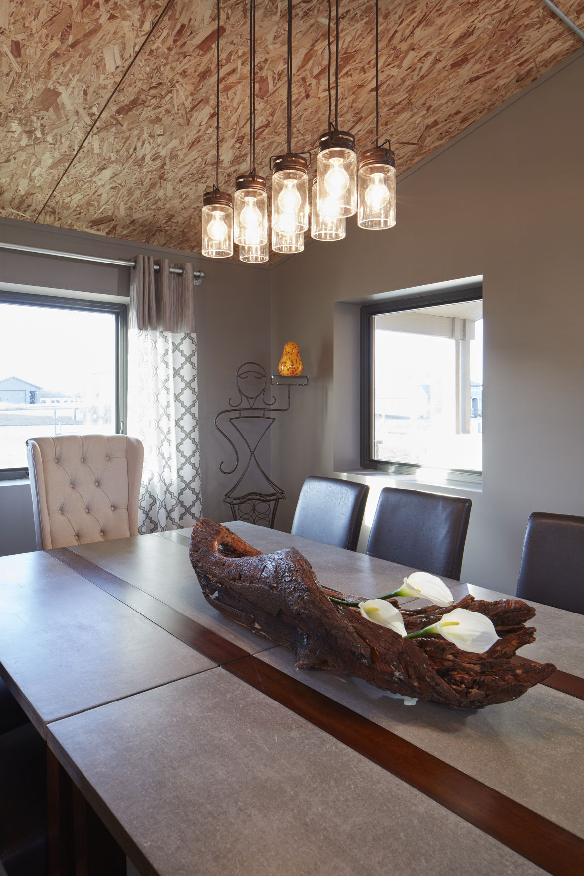 Contemporary ranch dining room
